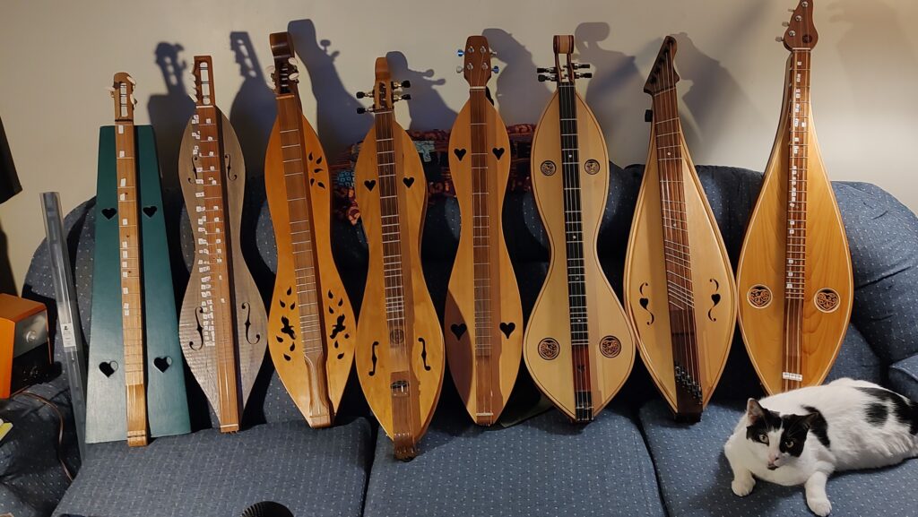 multiple dulcimers